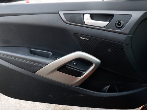 Used 2015 Hyundai Veloster Turbo image 38