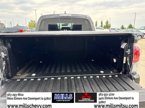 Used 2022 Toyota Tacoma TRD Sport w/ TRD Premium Sport Package AWD/4WD image 22
