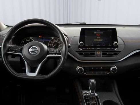 Used 2020 Nissan Altima 2.5 SR image 3