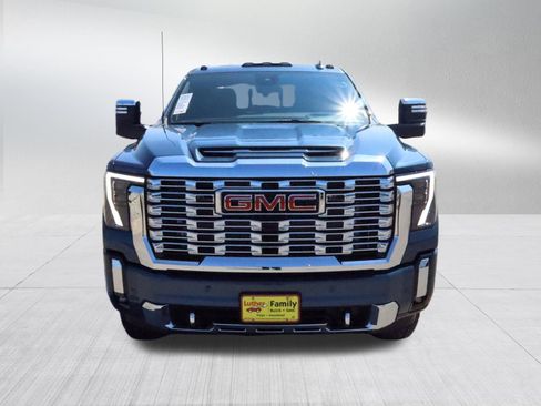 New 2026 GMC Sierra 3500 Denali w/ Denali Reserve Package AWD/4WD image 2