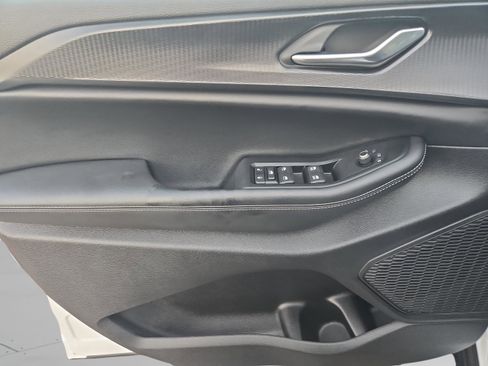 Used 2025 Jeep Grand Cherokee Laredo X image 13