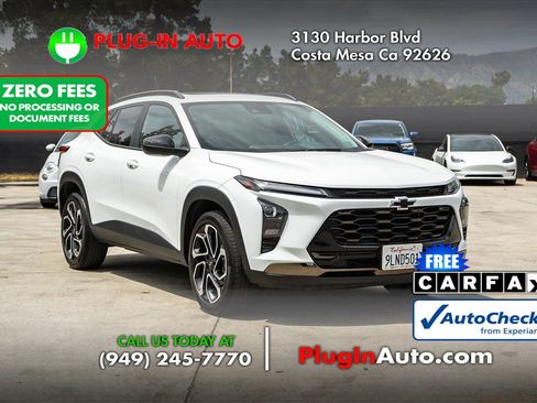 Used 2024 Chevrolet Trax ACTIV w/ Sunroof Package FWD image 3