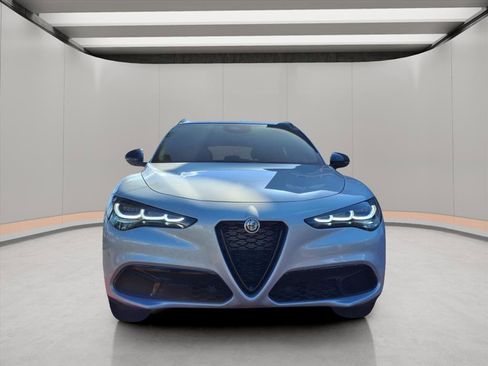New 2025 Alfa Romeo Stelvio Sprint image 2