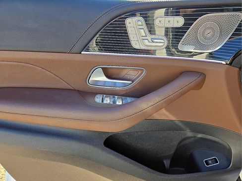 Used 2024 Mercedes-Benz GLS 450 4MATIC w/ Pinnacle Trim Package image 21