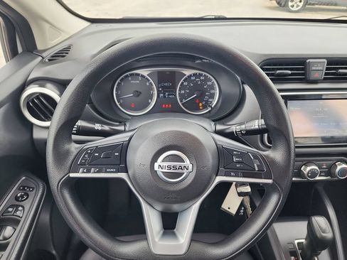 Used 2022 Nissan Versa S FWD image 18