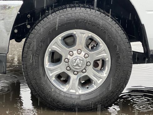 Used 2023 RAM 2500 Big Horn w/ Level 1 Equipment Group image 24