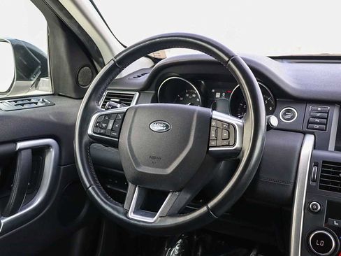 Used 2018 Land Rover Discovery Sport HSE image 16