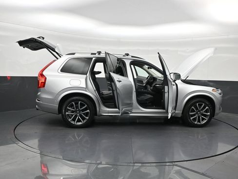 Used 2018 Volvo XC90 T5 Momentum w/ Convenience Package AWD/4WD image 32