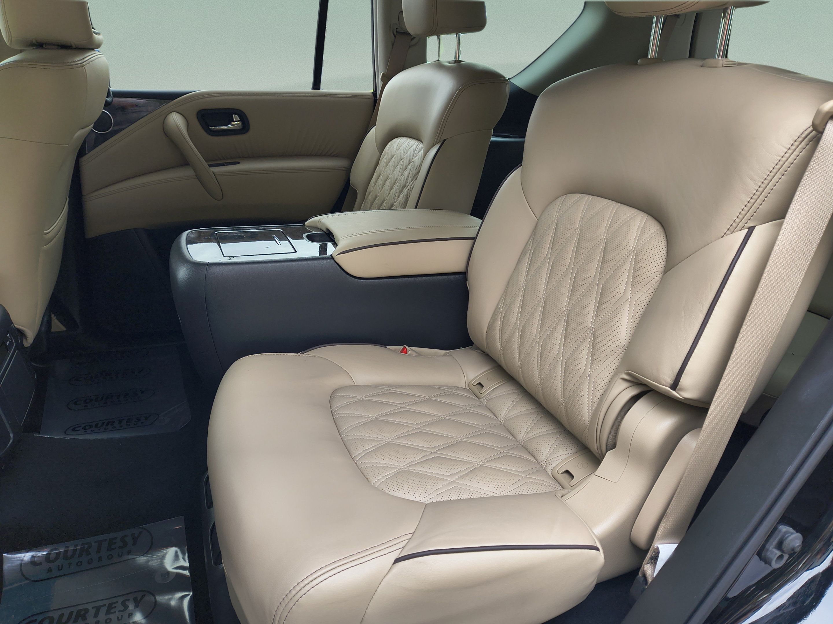 Used 2023 Nissan Armada Platinum w/ Captain's Chairs Package RWD image 21