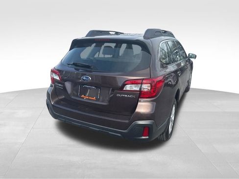 Used 2019 Subaru Outback 2.5i AWD/4WD image 5