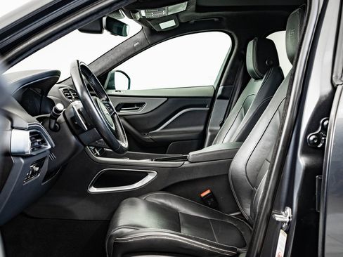 Used 2020 Jaguar F-PACE S image 23