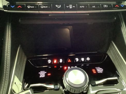 Used 2023 Jeep Wagoneer Series III w/ Preferred Equipment Group image 23