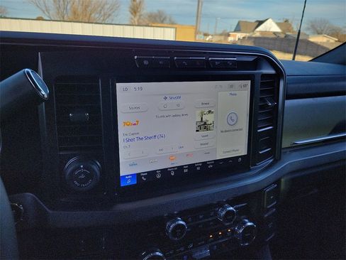 Used 2024 Ford F350 Platinum w/ FX4 Off-Road Package image 21