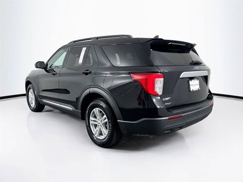 Used 2023 Ford Explorer XLT AWD/4WD image 12
