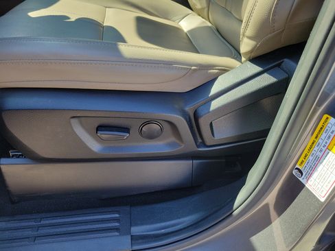 Used 2021 Ford Ranger Lariat w/ Trailer Tow Package image 9