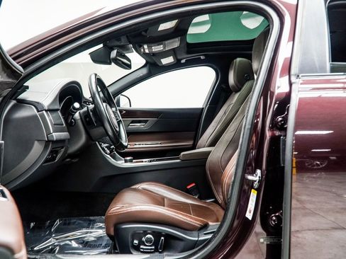 Used 2017 Jaguar XF S image 34