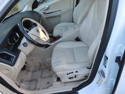 Used 2016 Volvo XC60 T6 AWD/4WD image 7