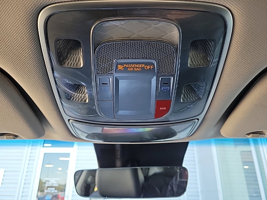 Used 2025 Genesis GV70 2.5T AWD/4WD image 34