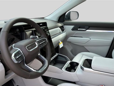 New 2026 GMC Terrain Denali w/ LPO, Floor Liner Package image 16