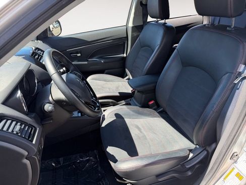 Used 2025 Mitsubishi Outlander Sport AWD image 6