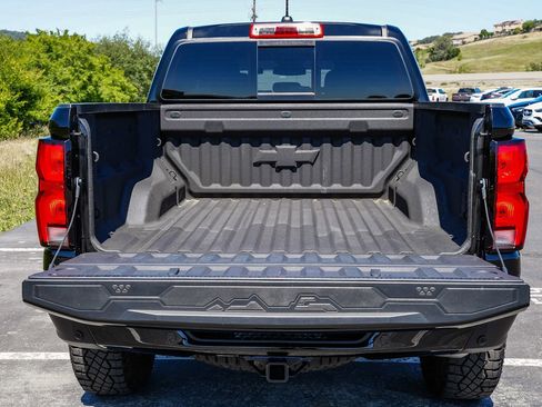 Used 2025 Chevrolet Colorado ZR2 w/ Technology Package AWD/4WD image 23
