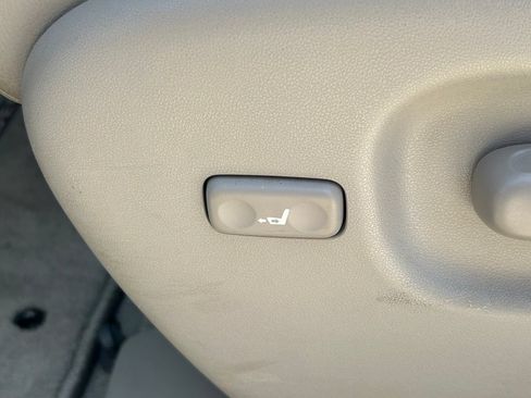 Used 2010 Toyota Highlander Limited AWD/4WD image 26
