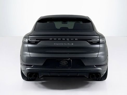 Used 2022 Porsche Cayenne Turbo S image 4