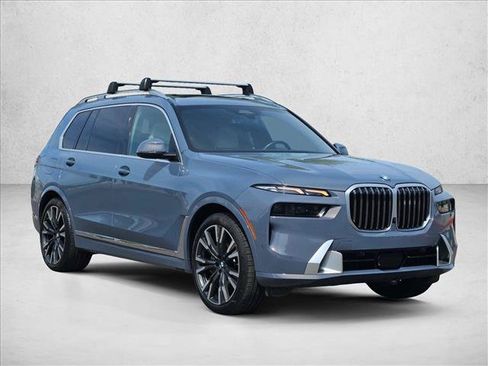 Used 2025 BMW X7 xDrive40i w/ Premium Package AWD/4WD image 2