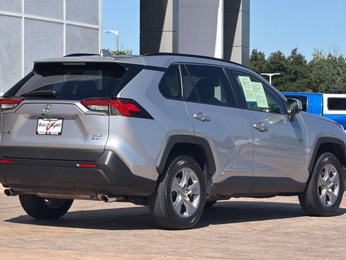 Used 2025 Toyota RAV4 XLE AWD/4WD image 4