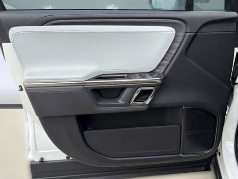 Used 2022 Rivian R1T Adventure AWD/4WD image 13
