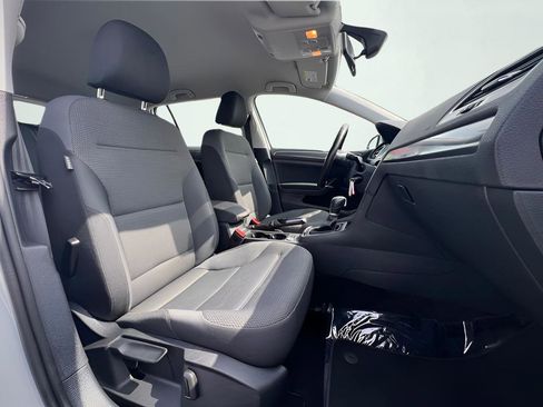 Used 2019 Volkswagen Golf S AWD/4WD image 31