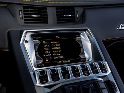 Used 2014 Lamborghini Aventador image 21