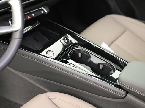 New 2026 Audi Q3 quattro 2.0T AWD/4WD image 17