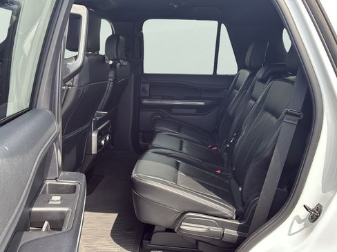 Used 2019 Ford Expedition XLT w/ Equipment Group 202A RWD image 22