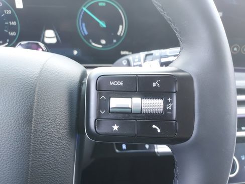 Used 2025 Hyundai Santa Fe Limited image 29