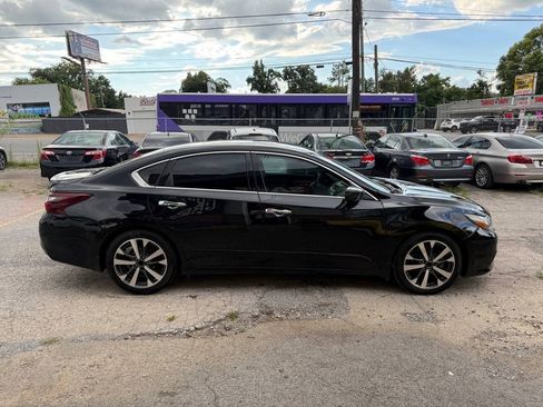 Used 2017 Nissan Altima 2.5 SR FWD image 6