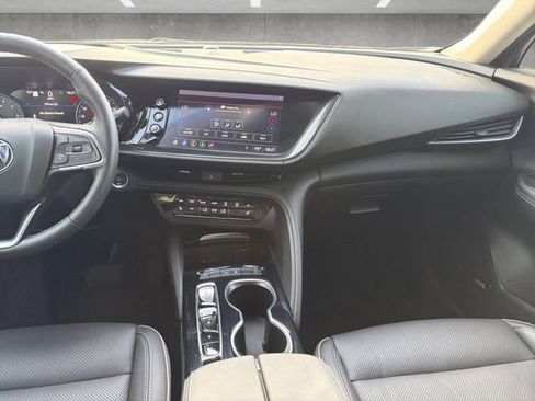 Certified 2021 Buick Envision Essence w/ Technology Package I image 3