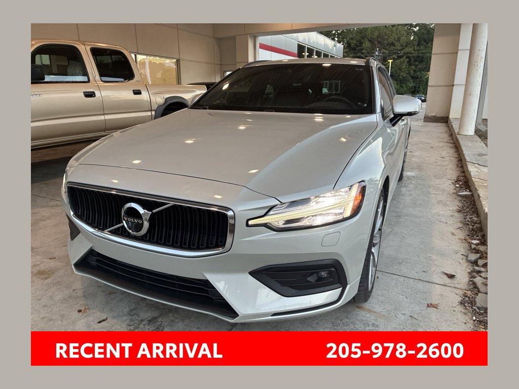 Used 2020 Volvo V60 T5 Momentum FWD image 1
