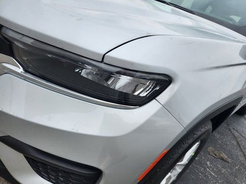 New 2025 Jeep Grand Cherokee Laredo X w/ Luxury Tech Group I AWD/4WD image 25