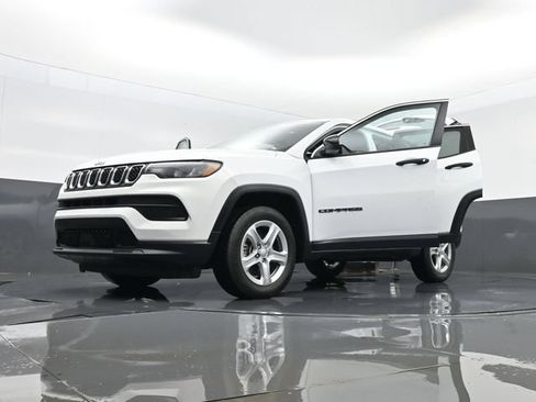 Used 2023 Jeep Compass Sport AWD/4WD image 31