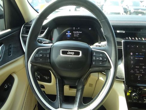 Used 2021 Jeep Grand Cherokee L Limited AWD/4WD image 22