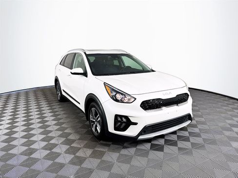 Certified 2022 Kia Niro LXS image 1