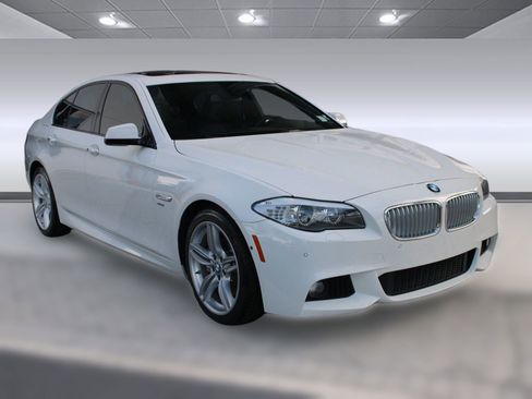 Used 2012 BMW 550i xDrive Sedan image 7
