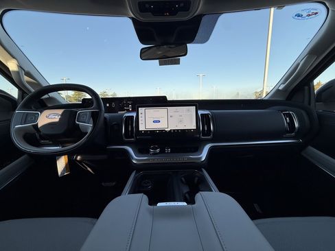 New 2025 Ford Expedition Max Platinum w/ Driver's Package image 29