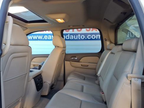 Used 2013 Chevrolet Avalanche LTZ image 14