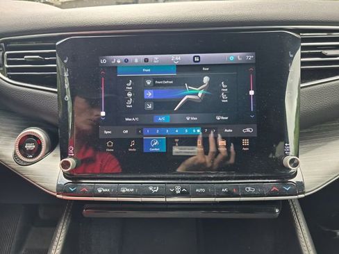 Used 2024 Jeep Wagoneer L Series II w/ Flexible Seating Group image 21