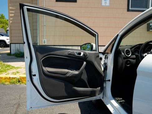 Used 2016 Ford Fiesta SE FWD image 18