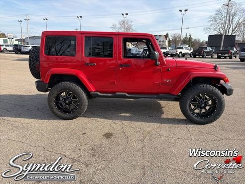 Used 2017 Jeep Wrangler Unlimited Sahara w/ Dual Top Group AWD/4WD image 3