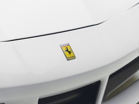 Used 2018 Ferrari 488 GTB RWD image 9