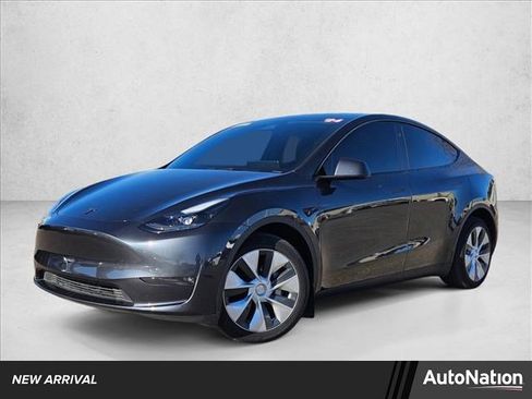 Used 2024 Tesla Model Y Long Range image 1